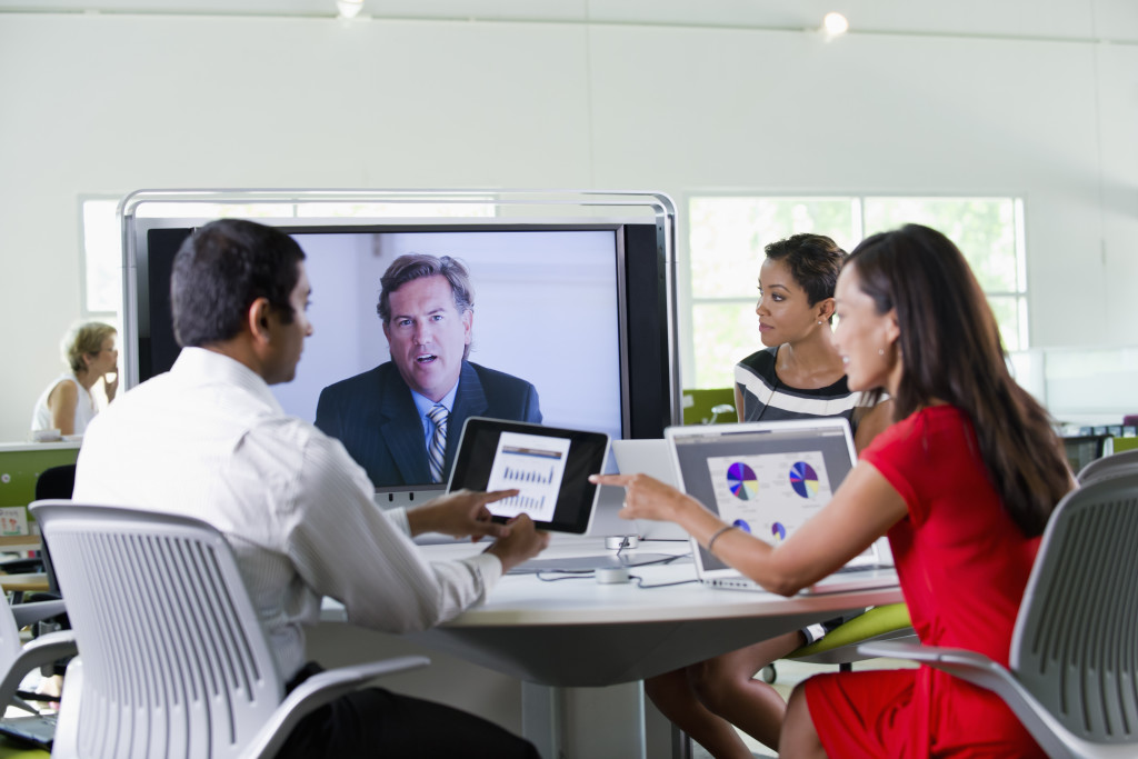 iStock_25927544XXL-Business people working in teleconference